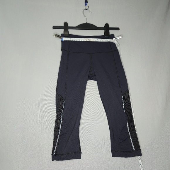 Lululemon High Rise Cropped Leggings Style Z40416 Blue/Black Jacquard Size 4 - Picture 4 of 9